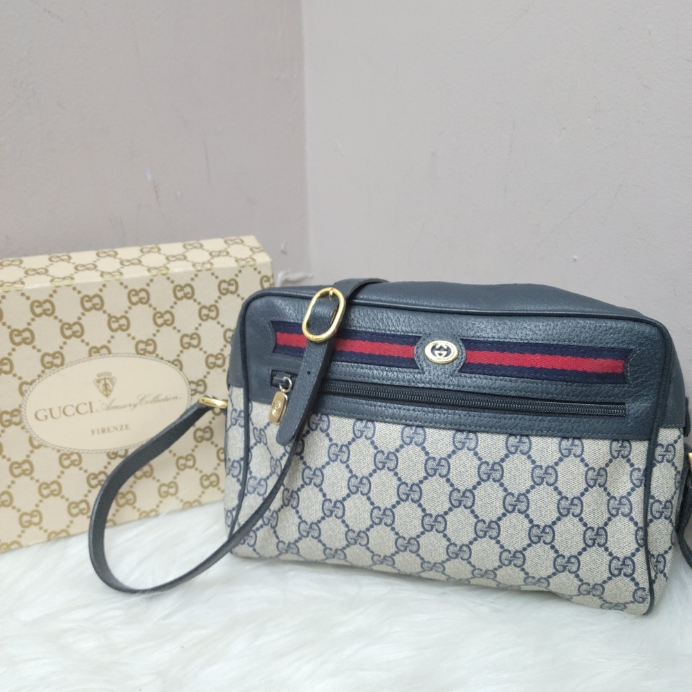 100% Authentic GUCCI vintage web sherry line crossbody